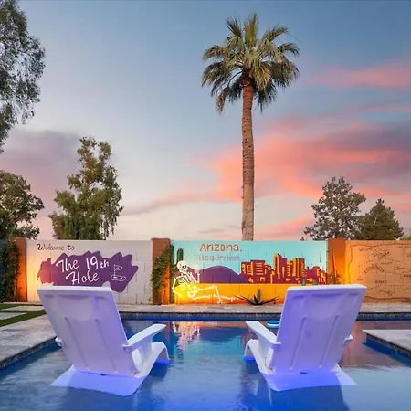 4 Br-Sleeps 10-Heated Private Pool-Fire Pit-Games Villa
